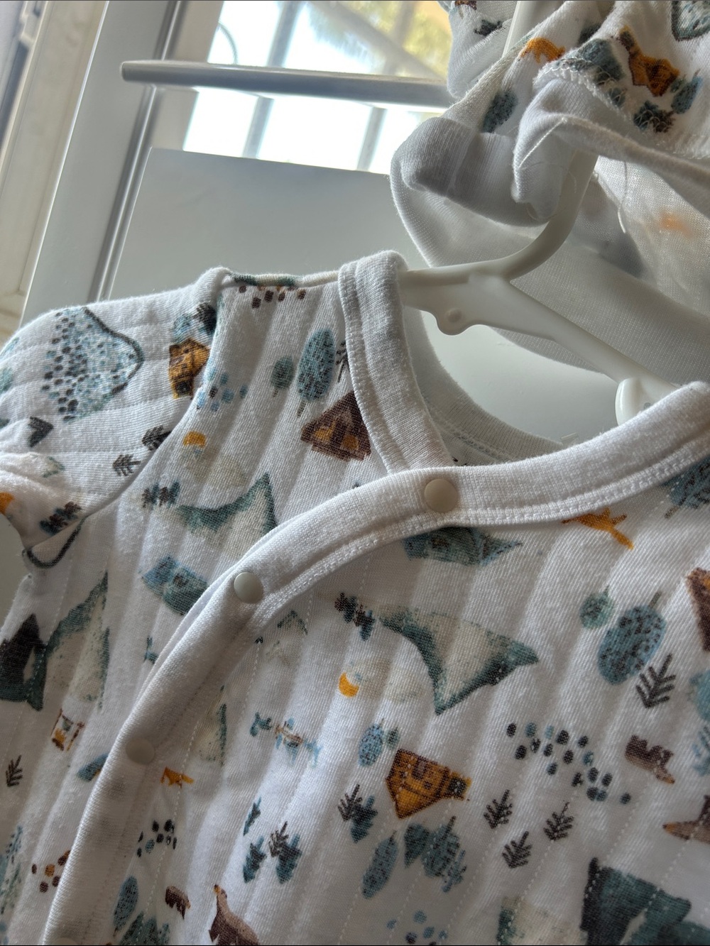 BearPaw White Woodland Print Cotton Baby One-Piece with Hat - Picture 3 of 5